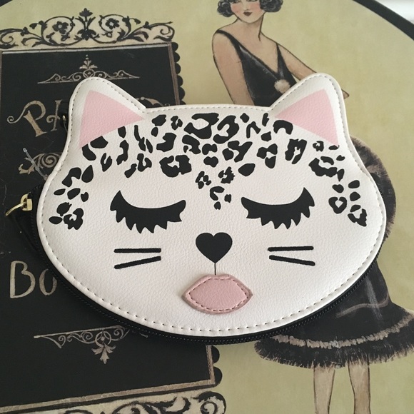 Pair of Betsey Johnson wristlets - Picture 3 of 11